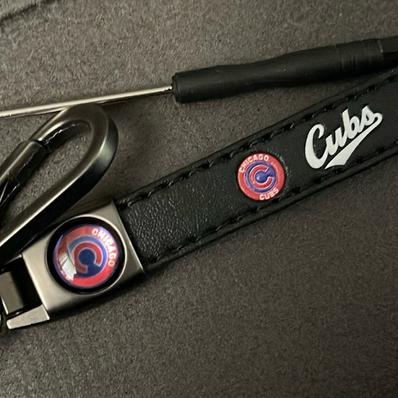 New Chicago Cubs key ring and screwdriver set - Picture 4 of 5